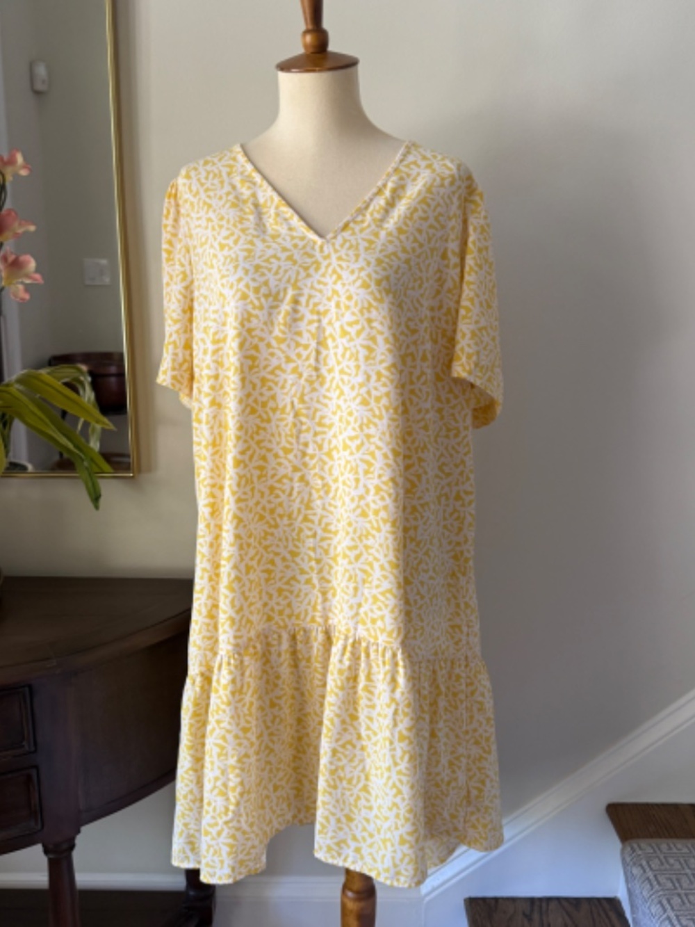 A New Day Yellow Floral Shift Dress Large - Picture 3 of 5